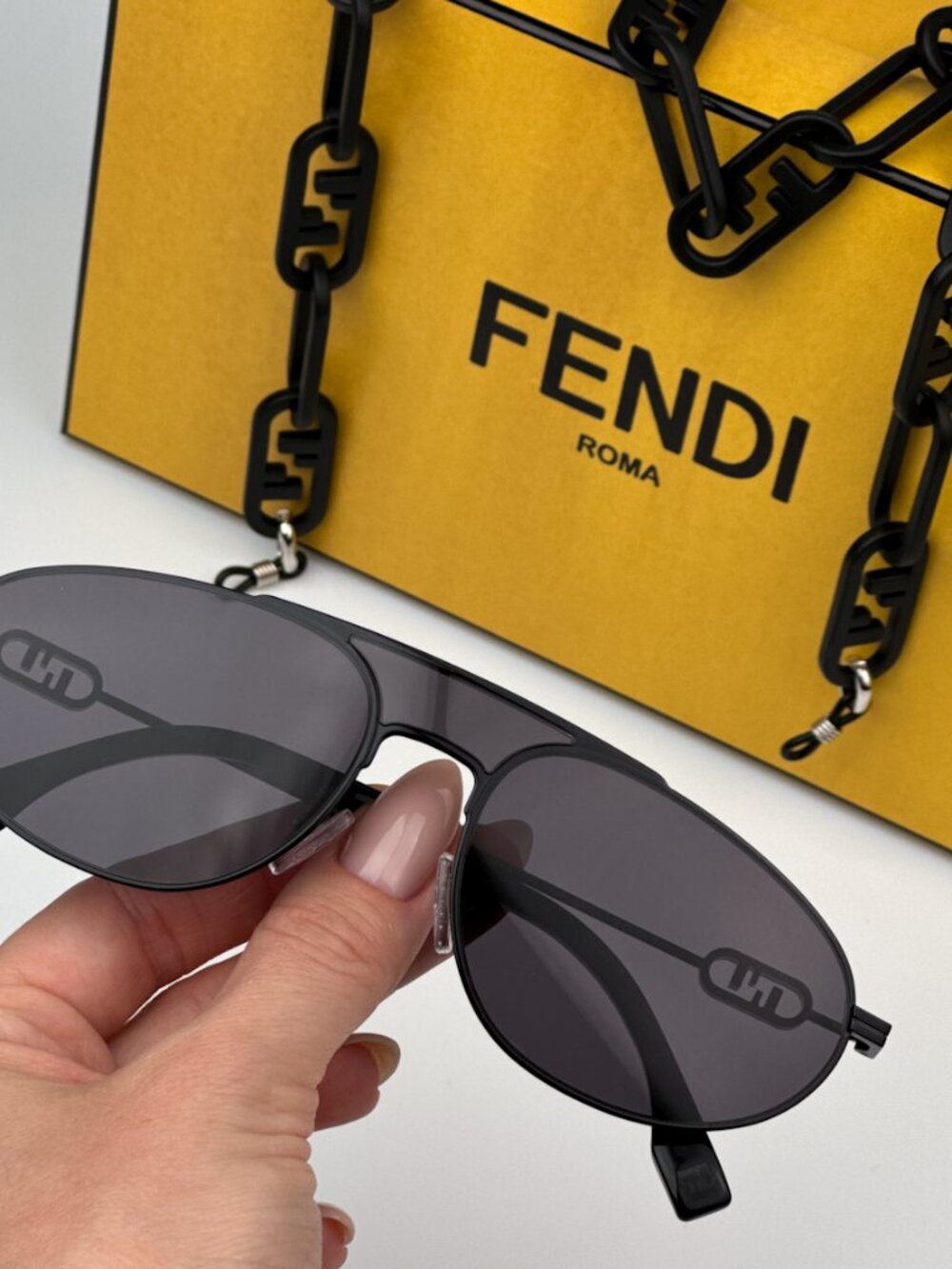 FENDI FE40072U-Y 01A BLACK AVIATOR SUNGLASSES